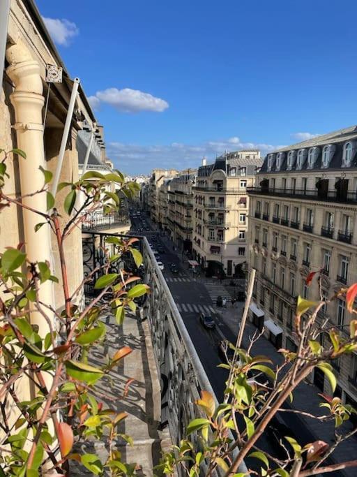 Montaigne Champs-elysees