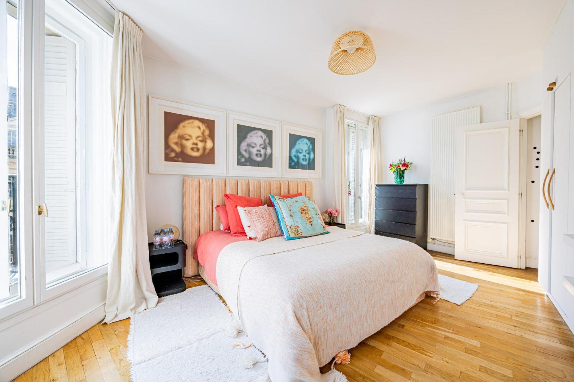 Montaigne Champs-elysees Apartment *