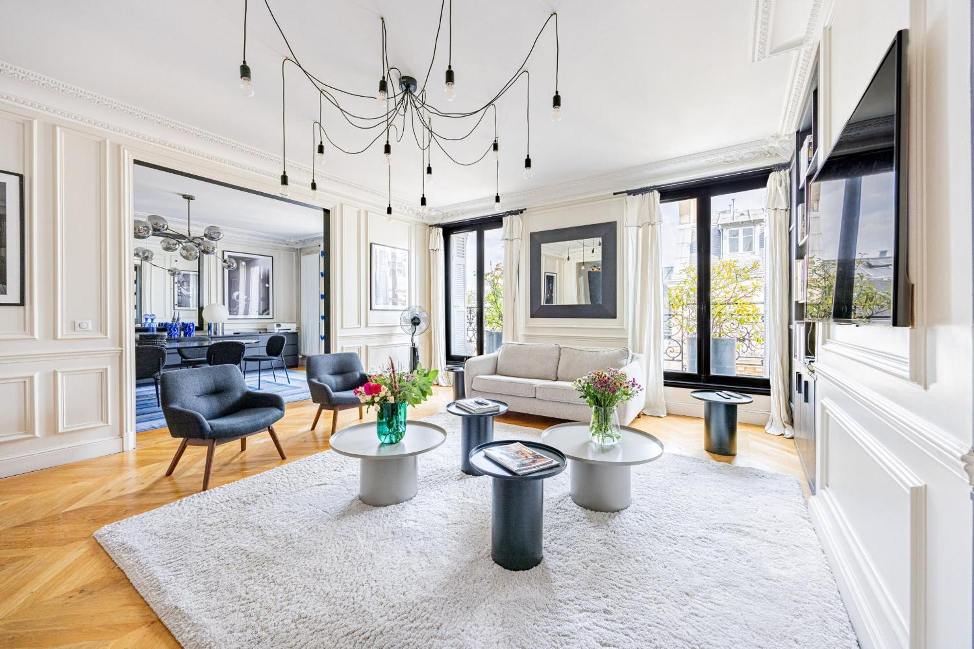 Apartment Montaigne Champs-elysees